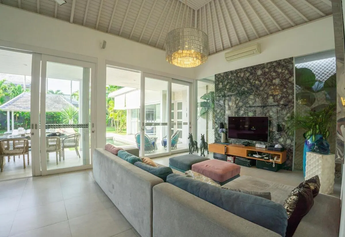 Bali Modern Escape With Private Pool, 8 Guests Villa Kerobokan