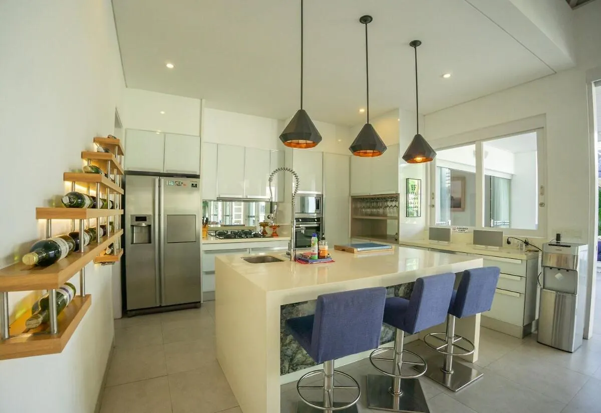 Bali Modern Escape With Private Pool, 8 Guests Villa Kerobokan  0*, Kerobokan (Bali) Indonesia