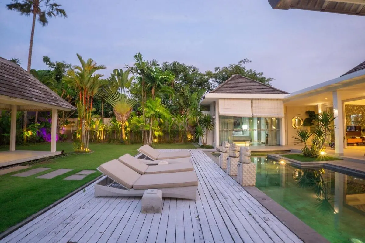 Bali Modern Escape With Private Pool, 8 Guests Villa Kerobokan