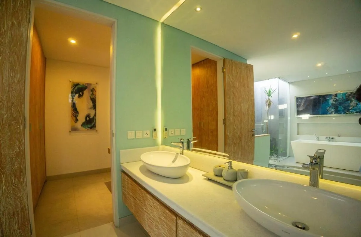 Bali Modern Escape With Private Pool, 8 Guests Villa Kerobokan