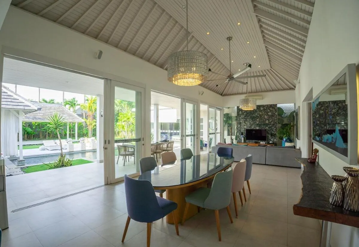 Bali Modern Escape With Private Pool, 8 Guests Villa Kerobokan  0*, Kerobokan (Bali)