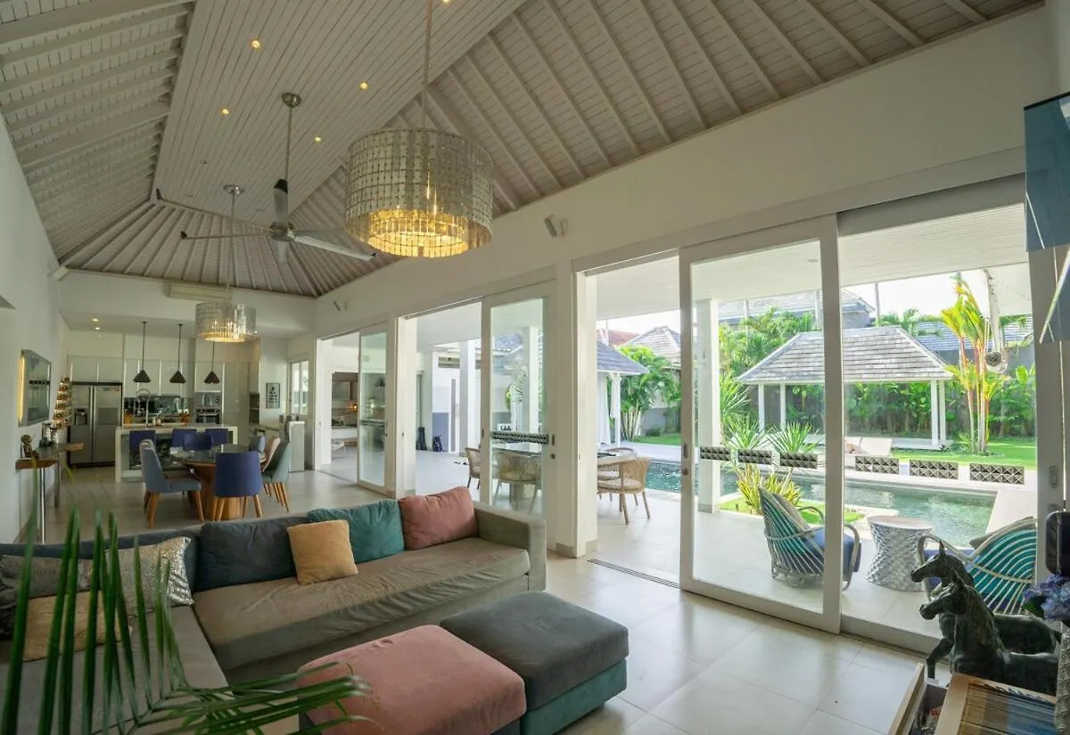 Bali Modern Escape With Private Pool, 8 Guests Villa Kerobokan
