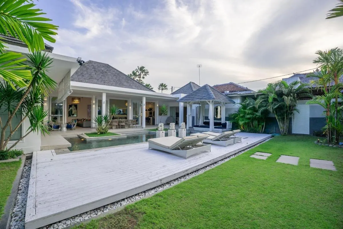 Bali Modern Escape With Private Pool, 8 Guests Villa Kerobokan