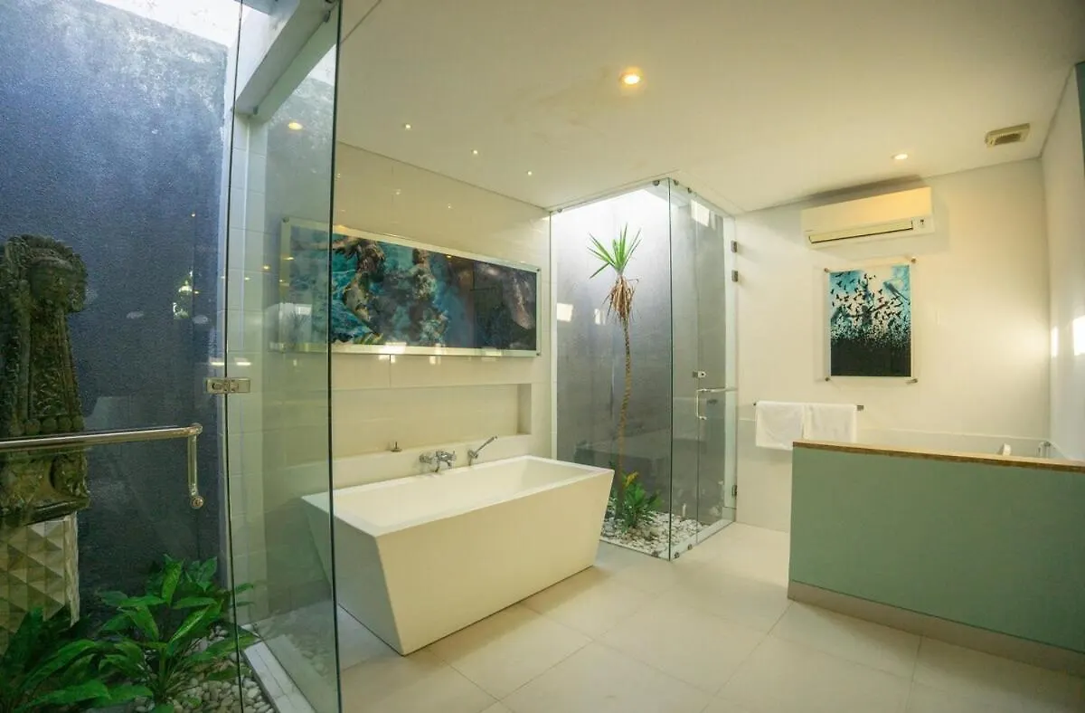 Bali Modern Escape With Private Pool, 8 Guests Villa Kerobokan