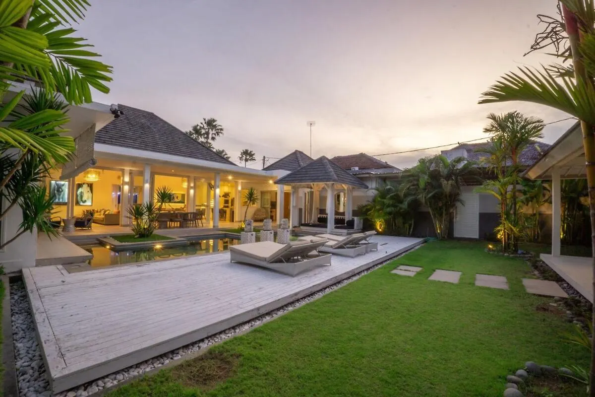 Bali Modern Escape With Private Pool, 8 Guests Villa Kerobokan  0*, Kerobokan (Bali)